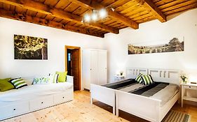 Sed Pince Vendeghaz Aparthotel